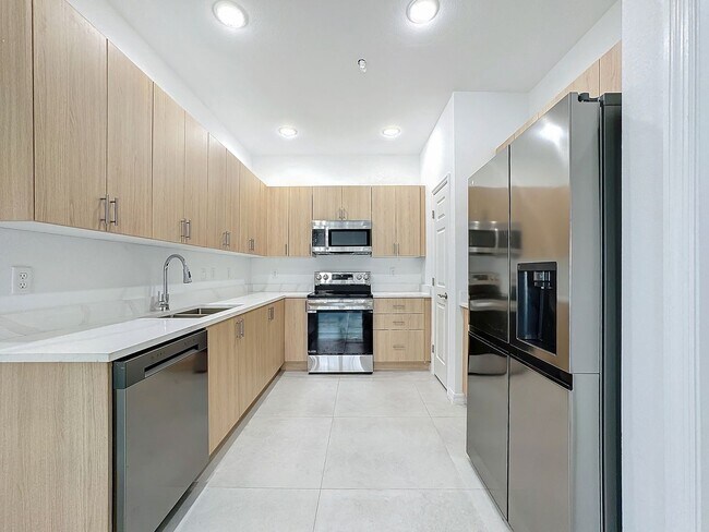 Building Photo - Townhouse For Lease in Saint Cloud