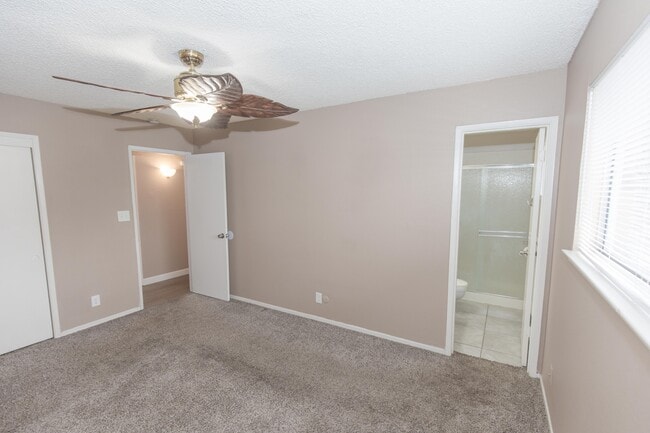 Building Photo - 3022 W San Gabriel Ave