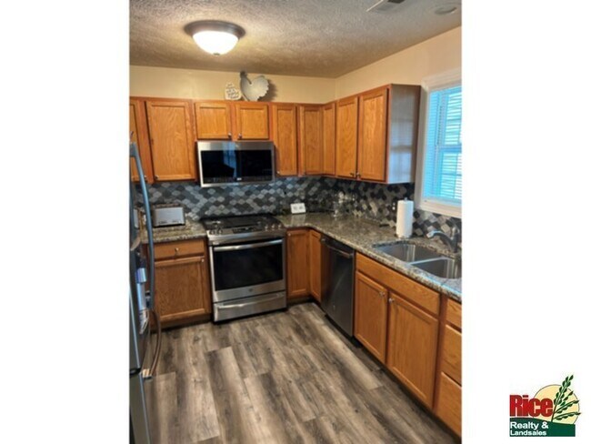 Building Photo - 555 Pin Oak Drive NW