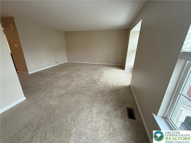 Building Photo - 4046 Clubhouse Ct