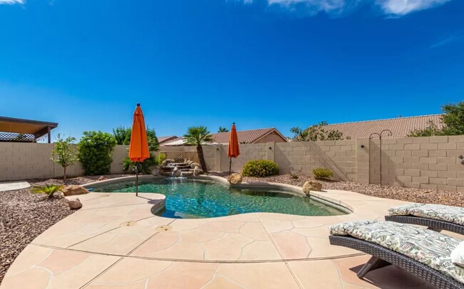 Building Photo - 1502 E Maldonado Dr