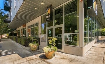 Building Photo - Beautiful 1 bed 1 bath Belltown!