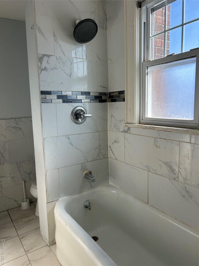 Building Photo - 139 Derby St