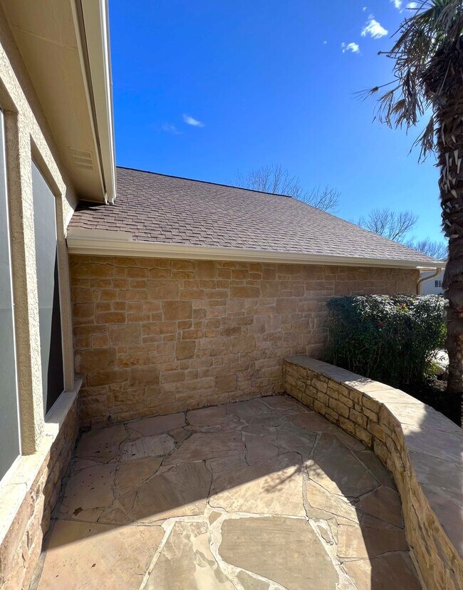 Building Photo - 106 Morning Glory Cir