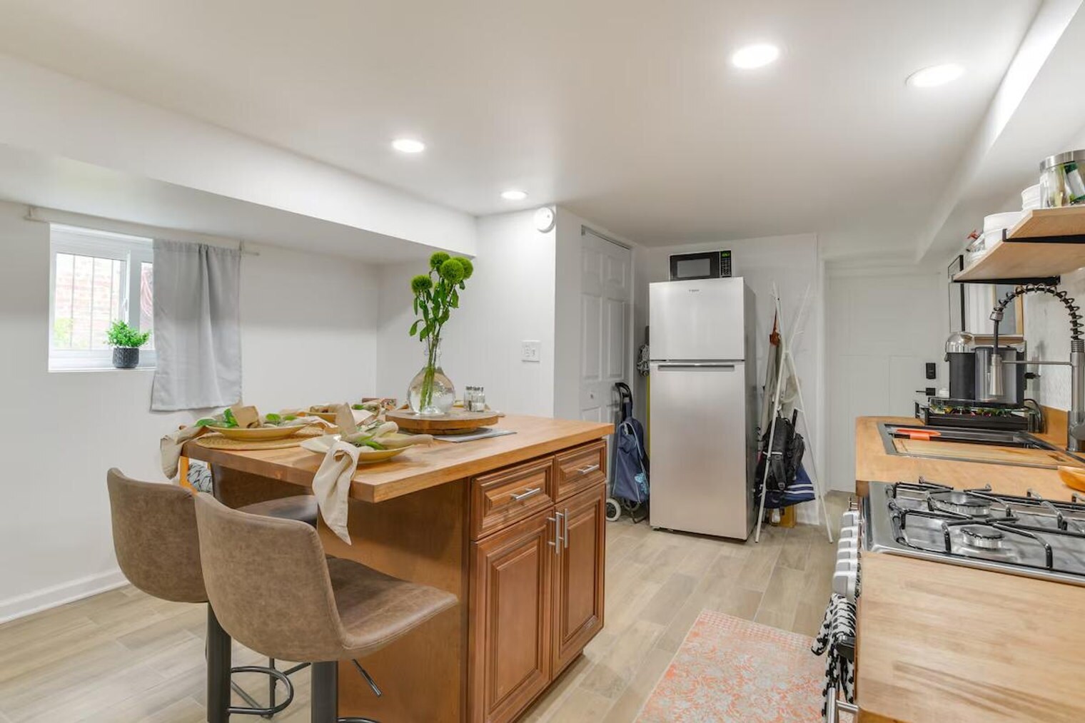 Building Photo - 4642 W Montana St