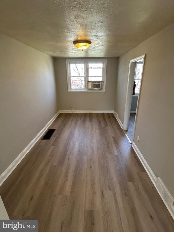 Building Photo - 330 W 21st St