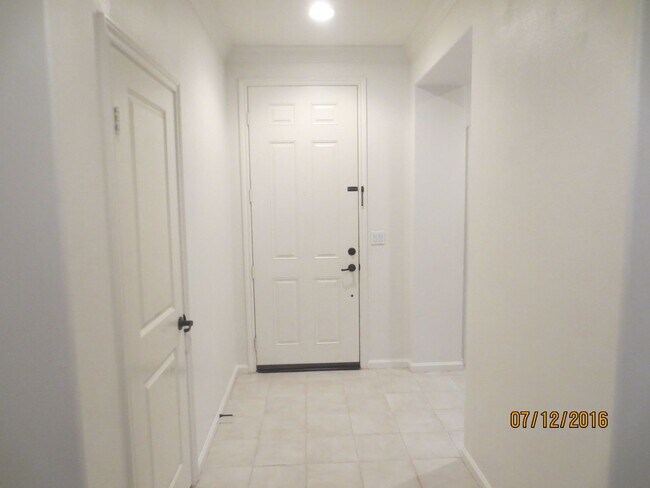 Building Photo - 2407 Elliot St