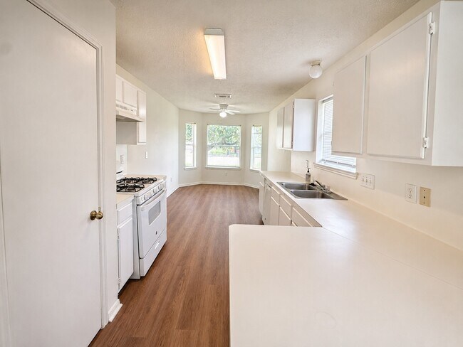 Building Photo - 18023 Lago Forest Dr