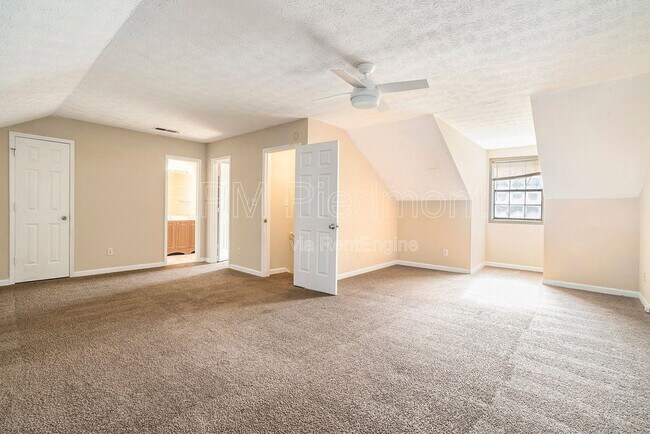 Building Photo - 5467 Park Pl S