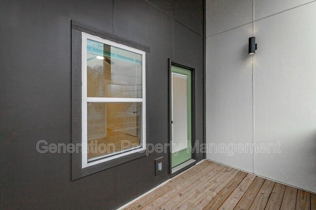 Building Photo - 1124 Garfield St