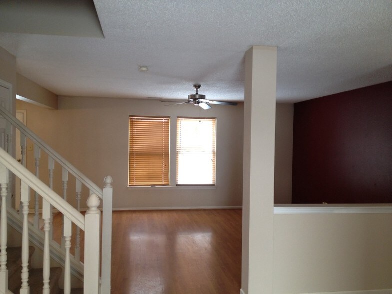 Building Photo - 4128 Doten Dr