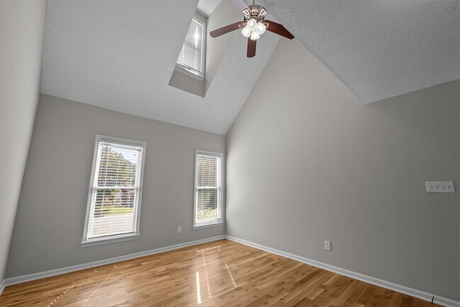 Building Photo - 3 bedroom single family home