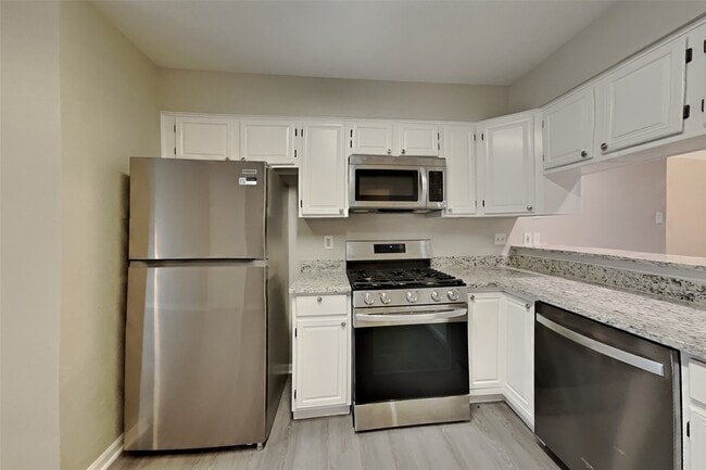 Building Photo - 3418 Creek Manor Dr