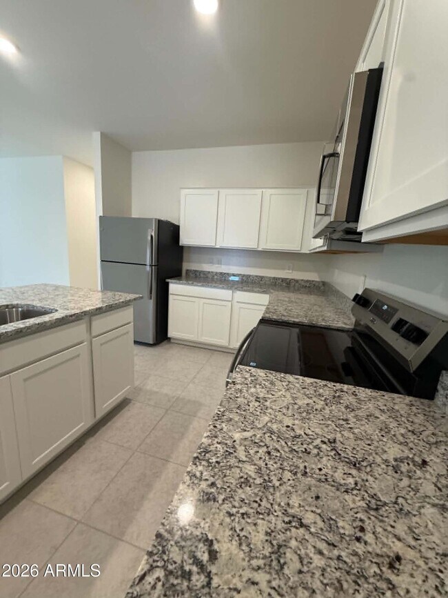 Building Photo - 2073 Driftwood Dr