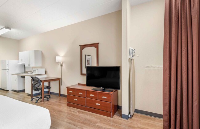 Building Photo - Furnished Studio-Chicago - Lisle