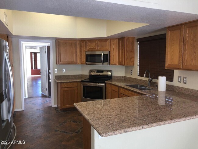 Building Photo - 7539 W Sequoia Dr