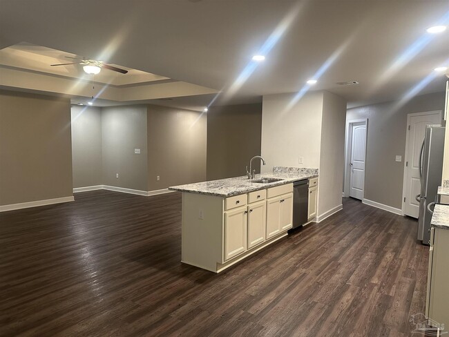 Building Photo - 5740 San Gabriel Dr