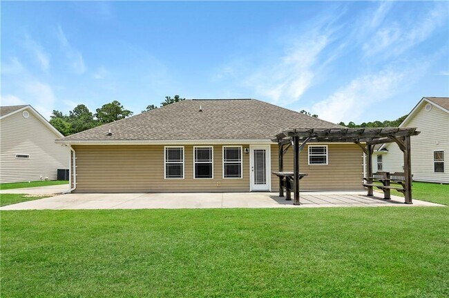 Building Photo - 123 Southwinds Dr