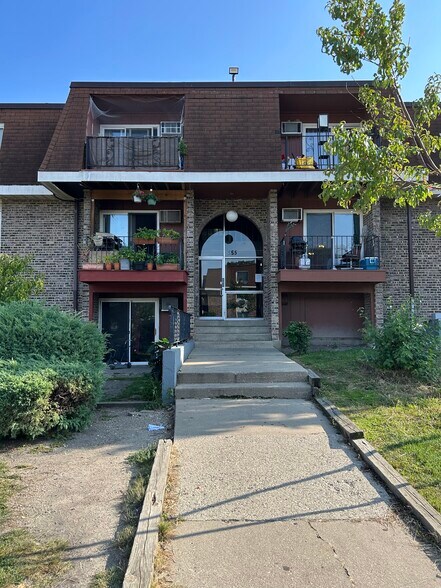 Building Photo - 555 Hill Dr