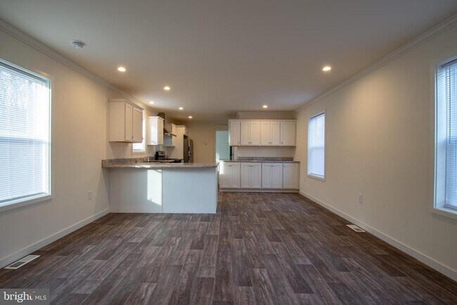 Building Photo - 19 Loxley Ln