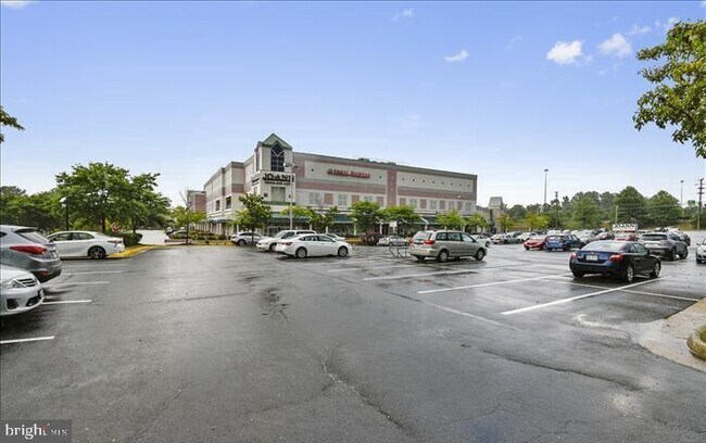 Building Photo - 3970 Burning Bush Ct