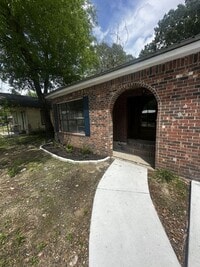 Building Photo - 208 Wilbert Dangerfield Dr