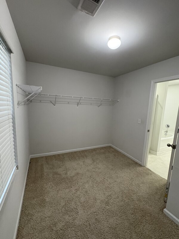 Building Photo - 407 Lakemont Dr