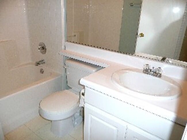 Building Photo - Charming 3BR Townhome in Aviara!