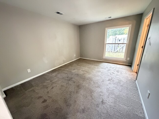 Building Photo - 1455 Longdale Dr
