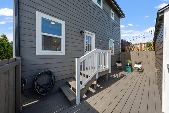 Building Photo - 1101 N Alder St