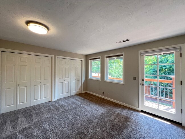 Building Photo - Elegant Four Bedroom Home