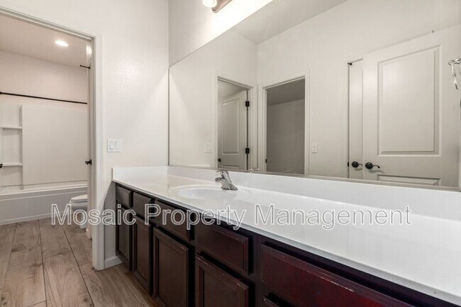 Building Photo - 35565 N Bandolier Dr