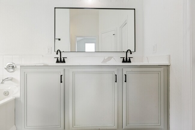 Building Photo - 5224 McGrath Dr