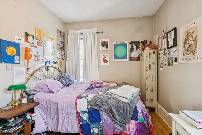 Building Photo - Beautiful single family home with near U of MN - 4 bed 2 bath