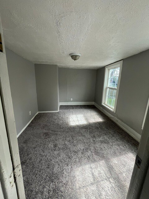 Building Photo - 112 Sherman St