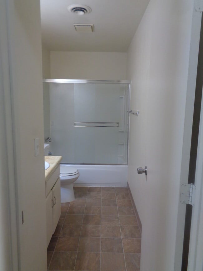 Building Photo - 1170 Forestwood Dr