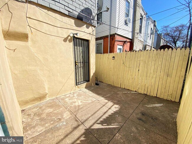 Building Photo - 2848 N Lee St