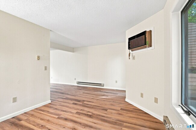 Building Photo - 44 Tolland Ave