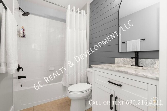 Building Photo - 927 Indigo Ct