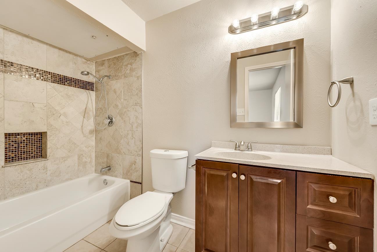 Master Bath - 5556 Ragan Dr