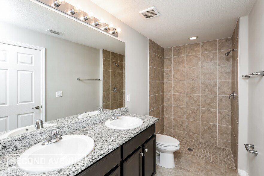 Building Photo - 1312 Vancouver Ave SE