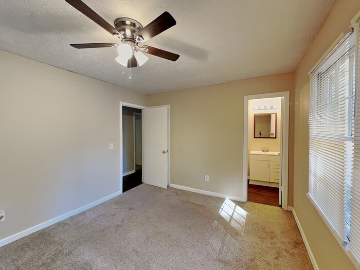 Building Photo - 3985 Casa Verde Dr