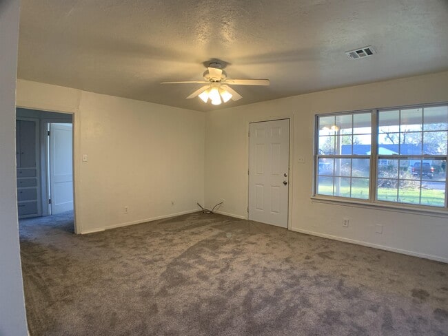 Building Photo - 409 W Himes St