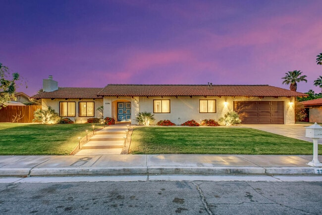 Building Photo - 2230 Tamarisk Rd