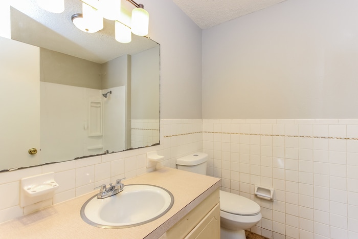 Building Photo - 218 Leighton Dr