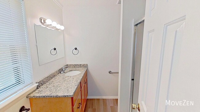 Building Photo - 5813 Nottoway Ct