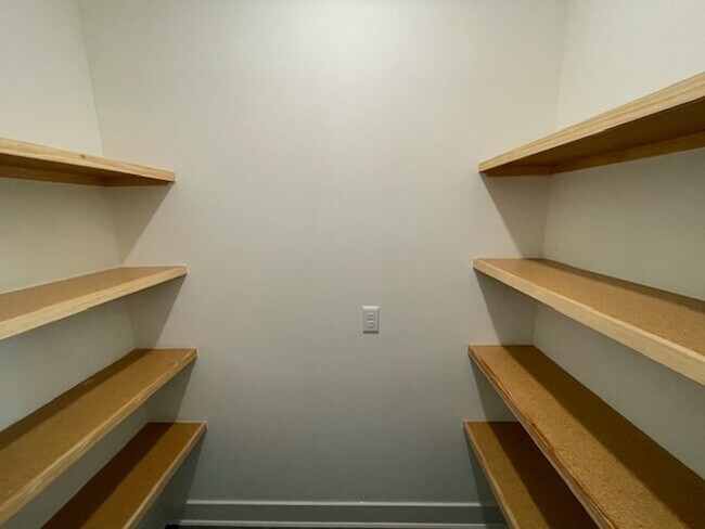 Building Photo - 5140/42 Chase Cir