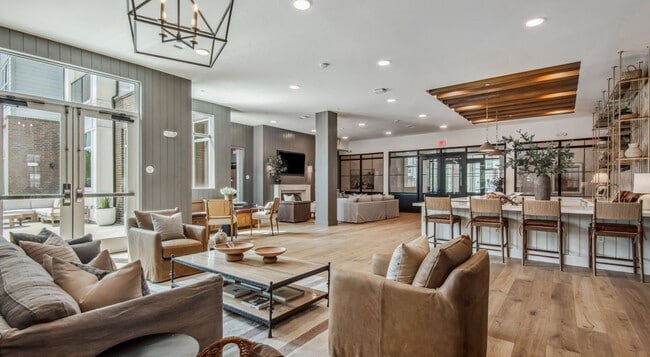 Building Photo - 1301 Leah Ave