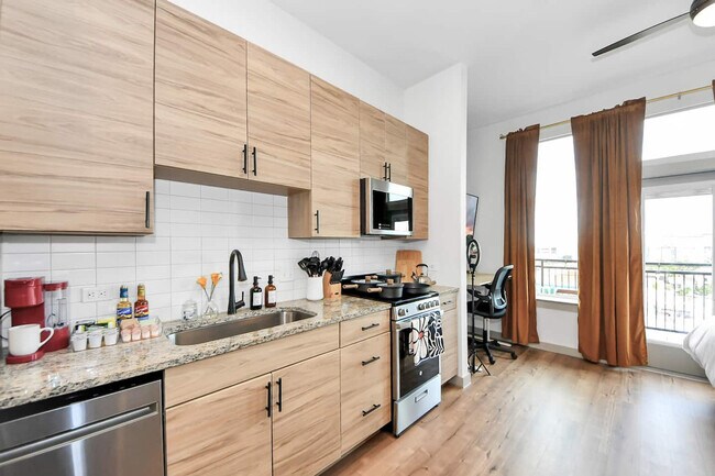 Building Photo - 1111 Shepherd Dr