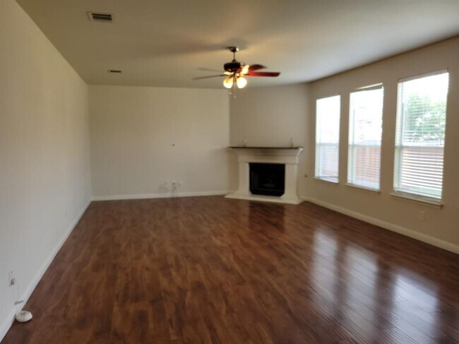 Building Photo - 11100 Silo Valley Dr